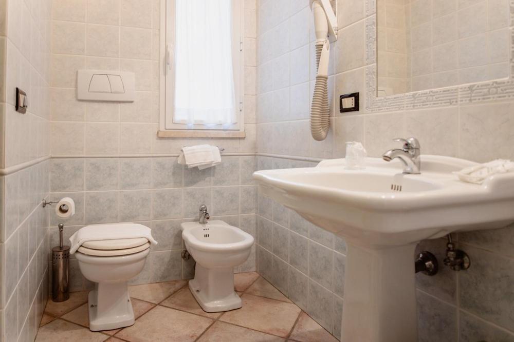 Hotel Rossi Manciano Buitenkant foto