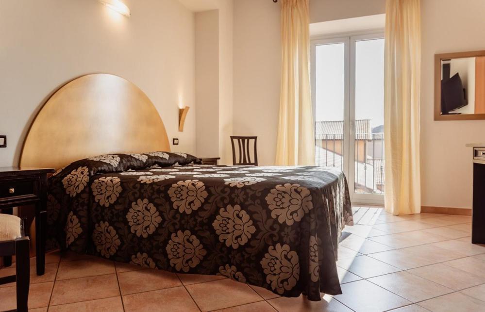 Hotel Rossi Manciano Buitenkant foto