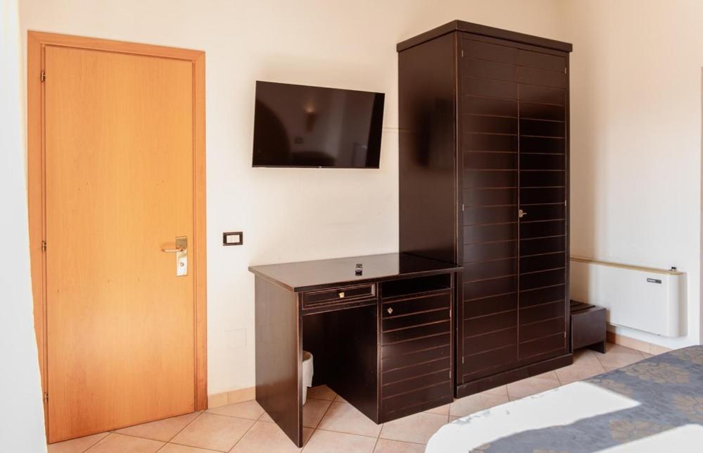 Hotel Rossi Manciano Buitenkant foto