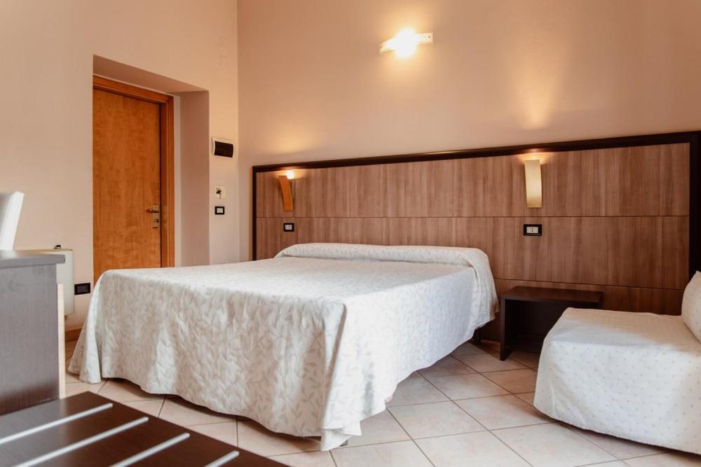 Hotel Rossi Manciano Buitenkant foto