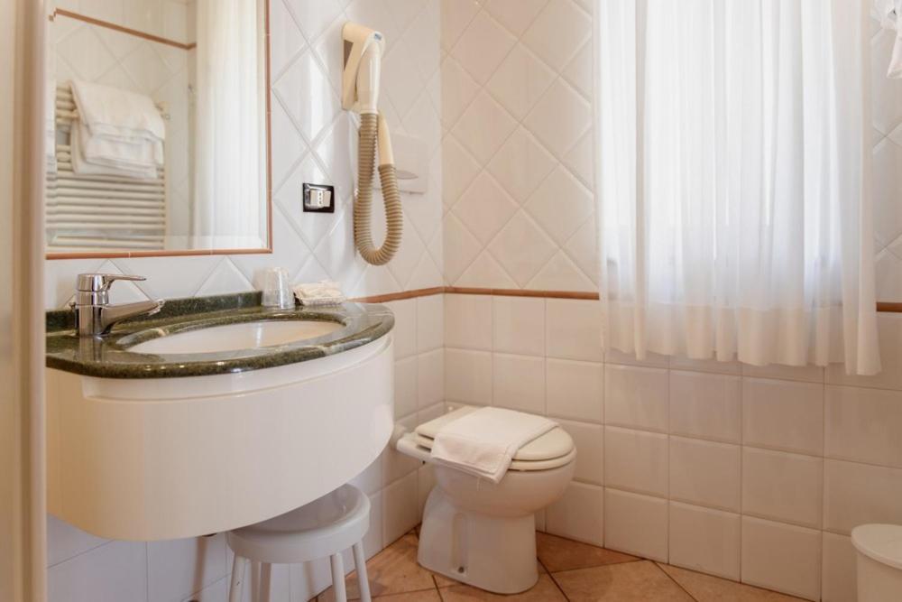 Hotel Rossi Manciano Buitenkant foto